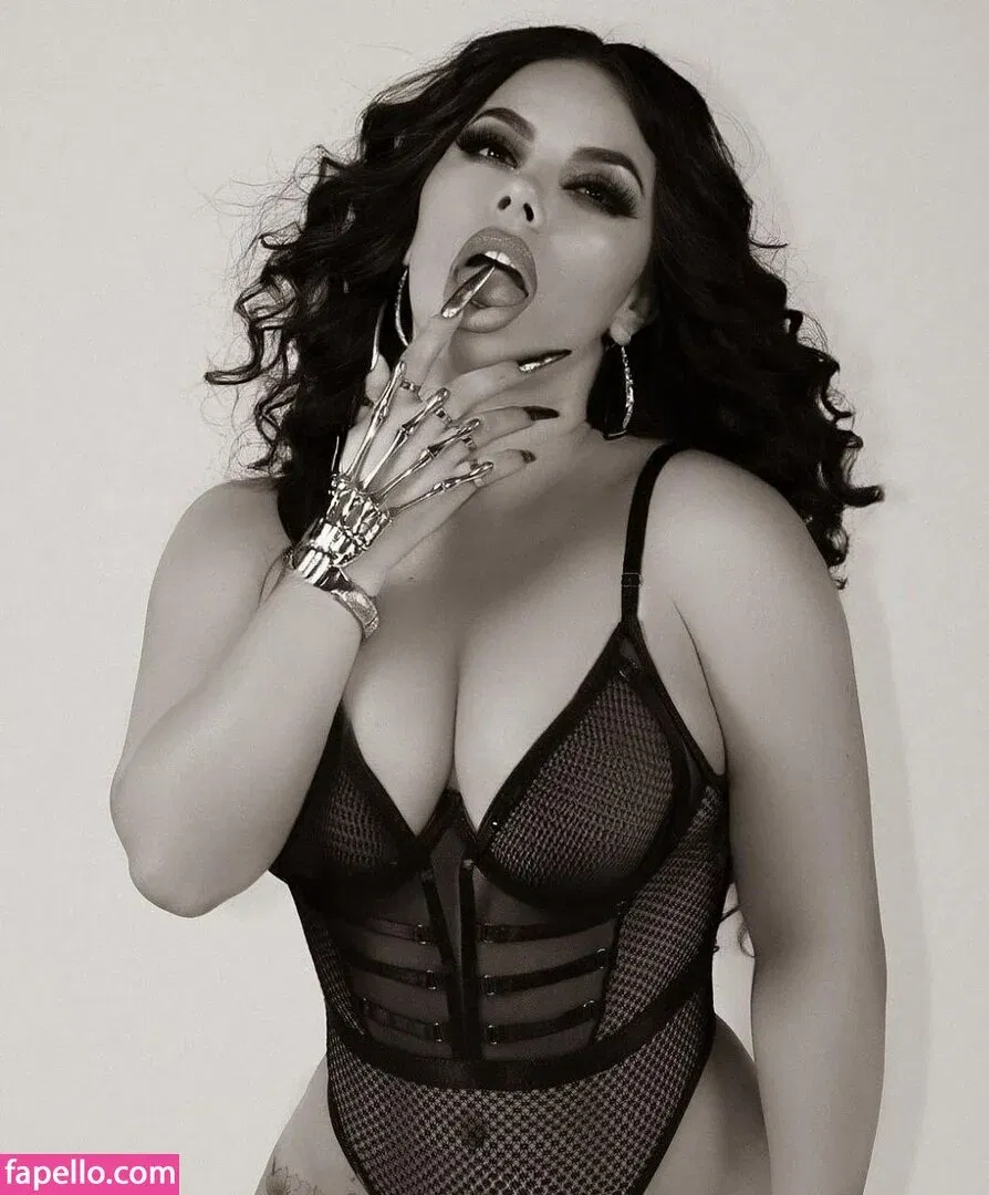 Lizbeth Rodríguez Onlyfans Photo Gallery 