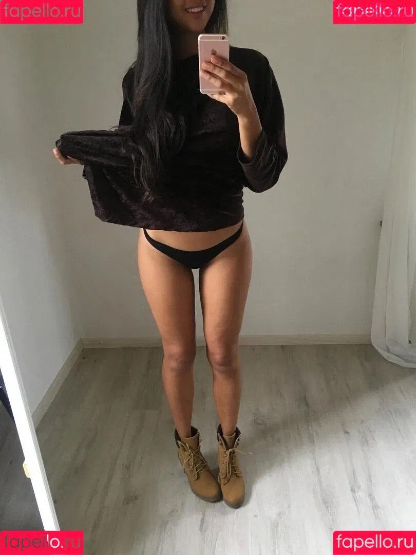 Aloha Kiara Onlyfans Photo Gallery 