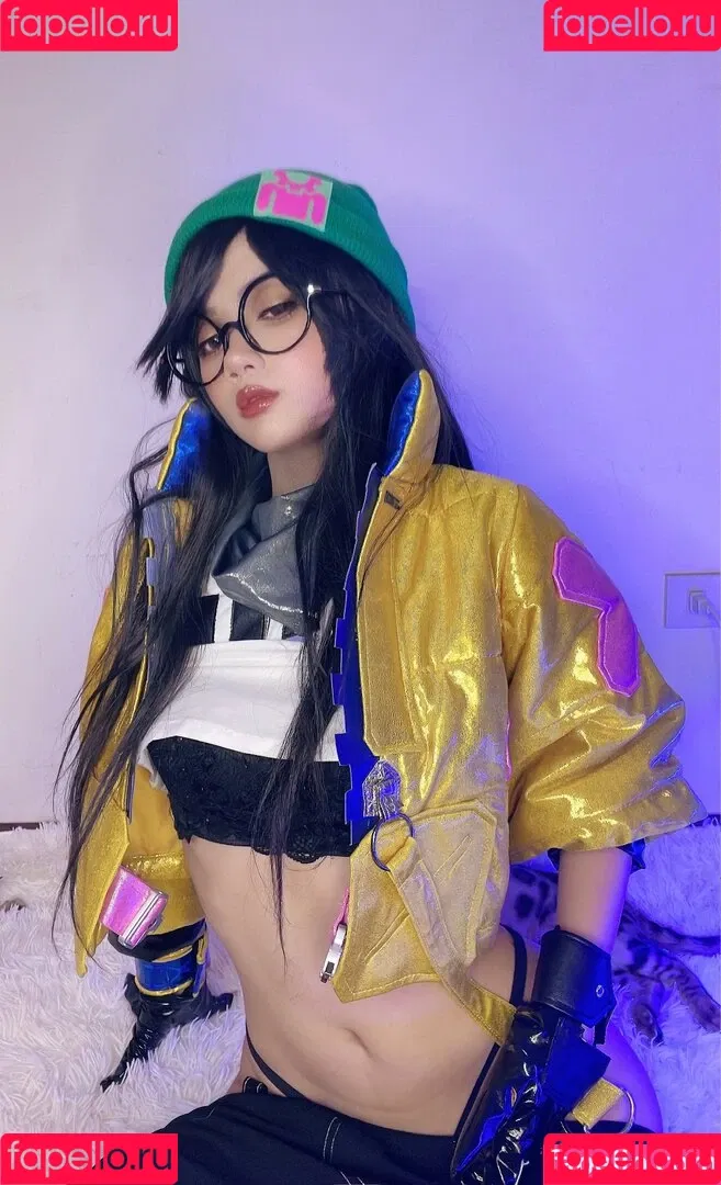 PoppaChan Onlyfans Photo Gallery 