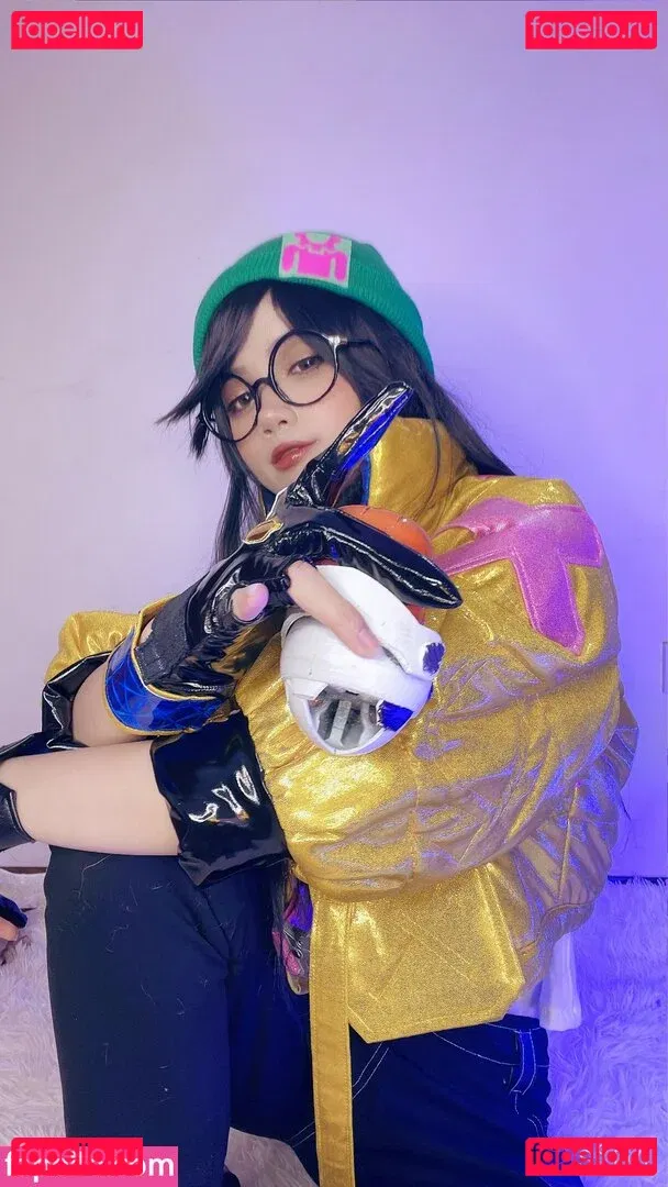 PoppaChan Onlyfans Photo Gallery 