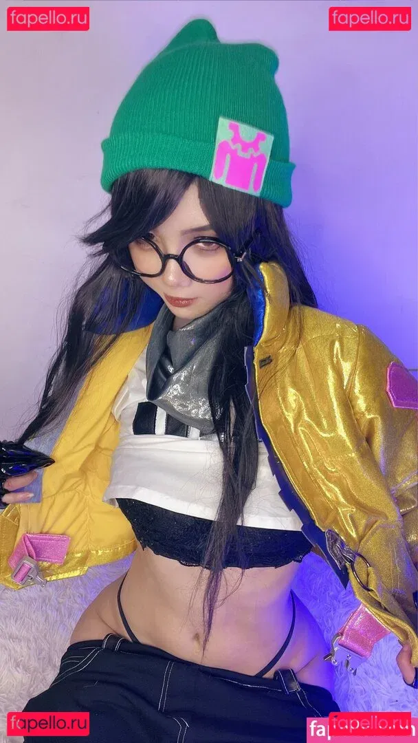 PoppaChan Onlyfans Photo Gallery 