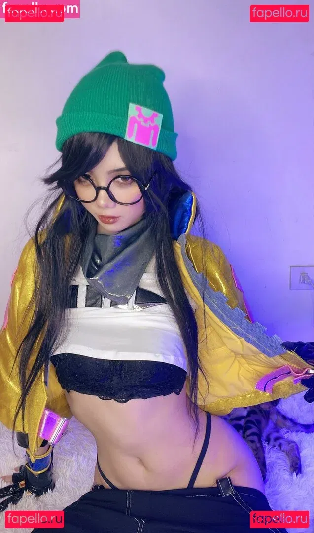 PoppaChan Onlyfans Photo Gallery 