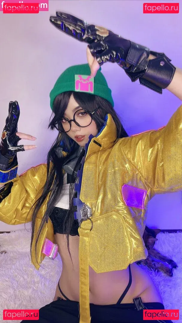 PoppaChan Onlyfans Photo Gallery 