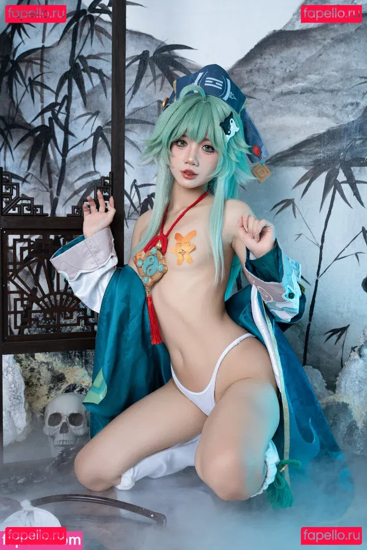 PoppaChan Onlyfans Photo Gallery 