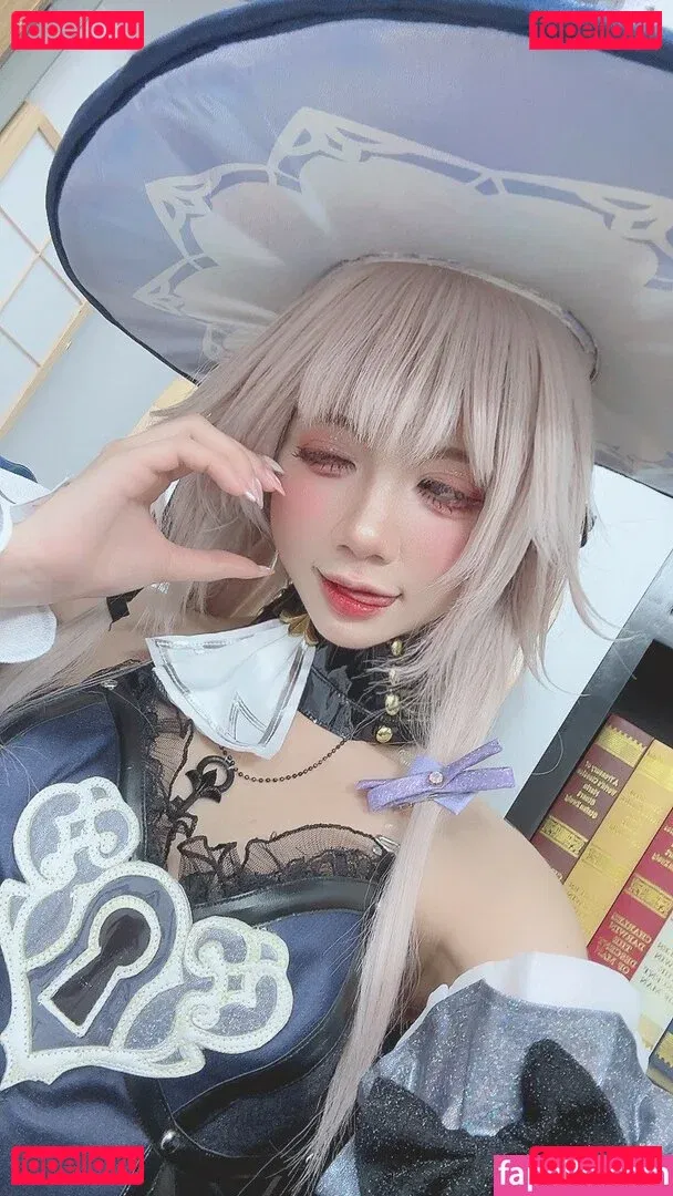 PoppaChan Onlyfans Photo Gallery 