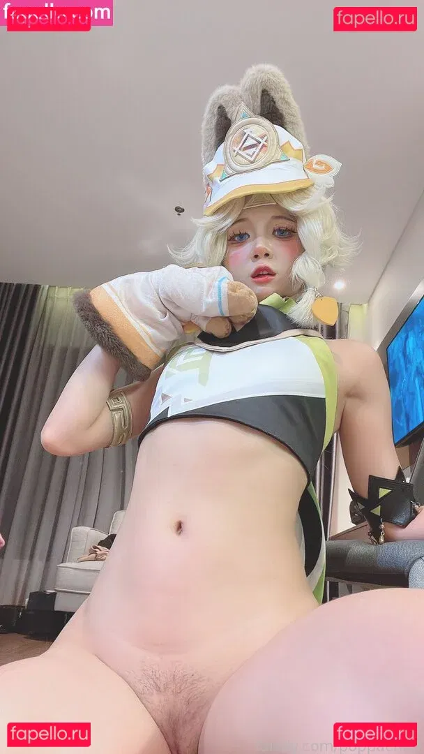 PoppaChan Onlyfans Photo Gallery 