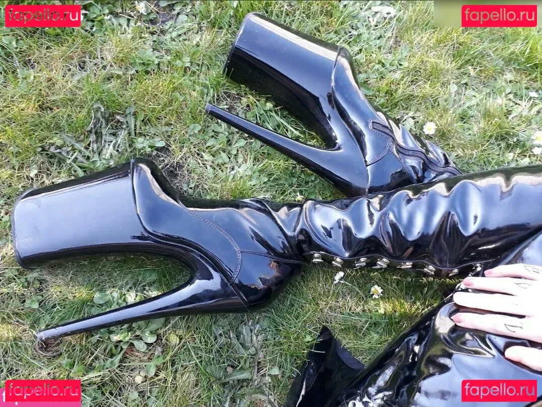 Iris Dark Onlyfans Photo Gallery 