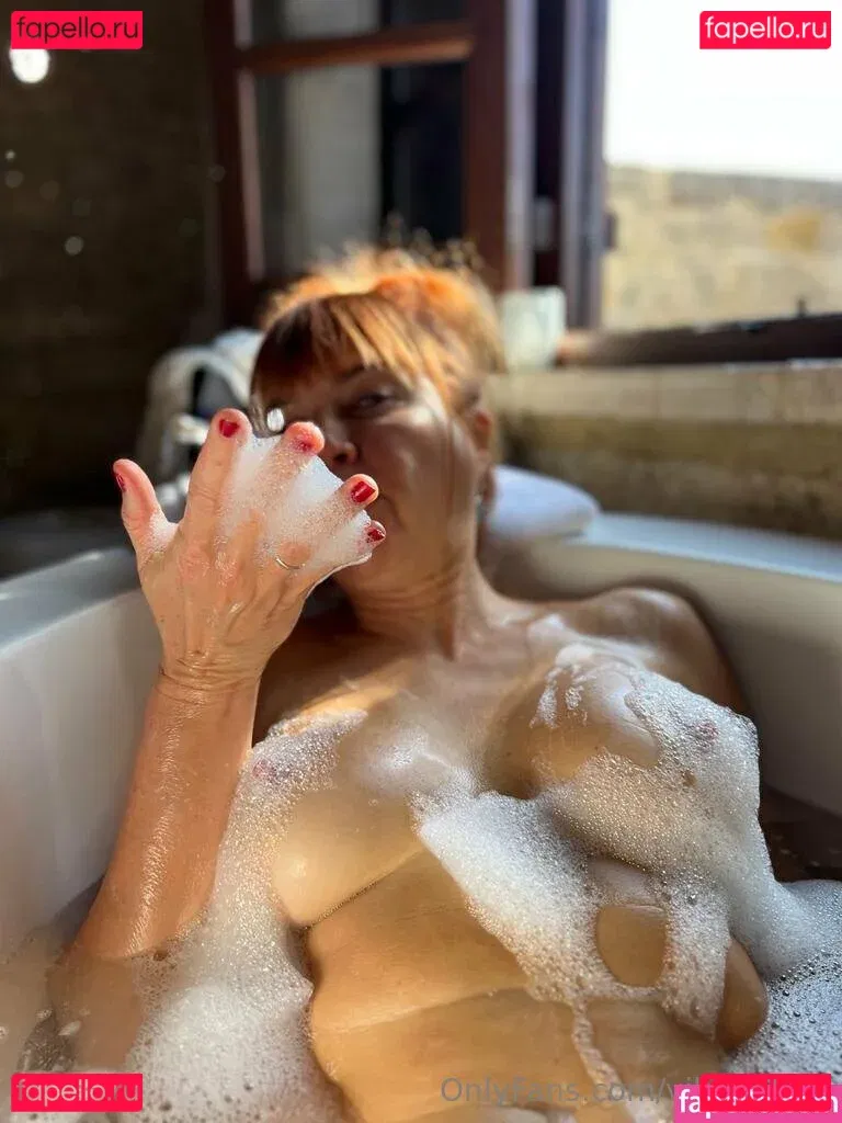 vikifleissig Onlyfans Photo Gallery 