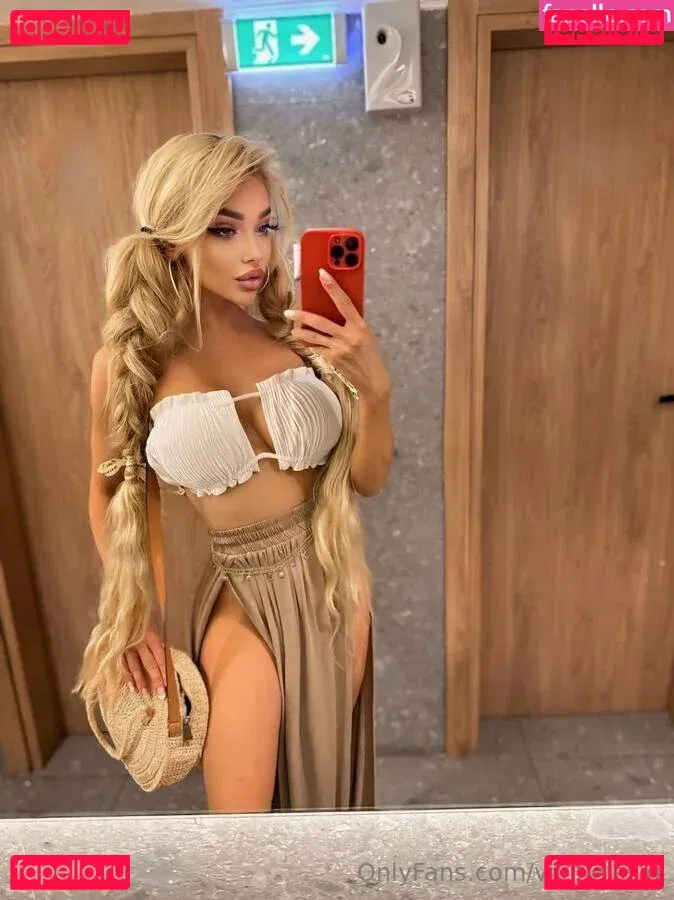 vikifleissig Onlyfans Photo Gallery 