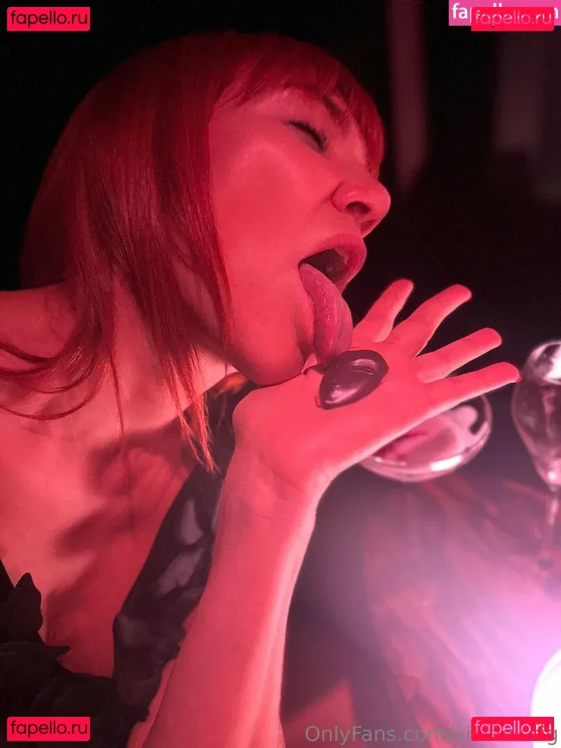 vikifleissig Onlyfans Photo Gallery 