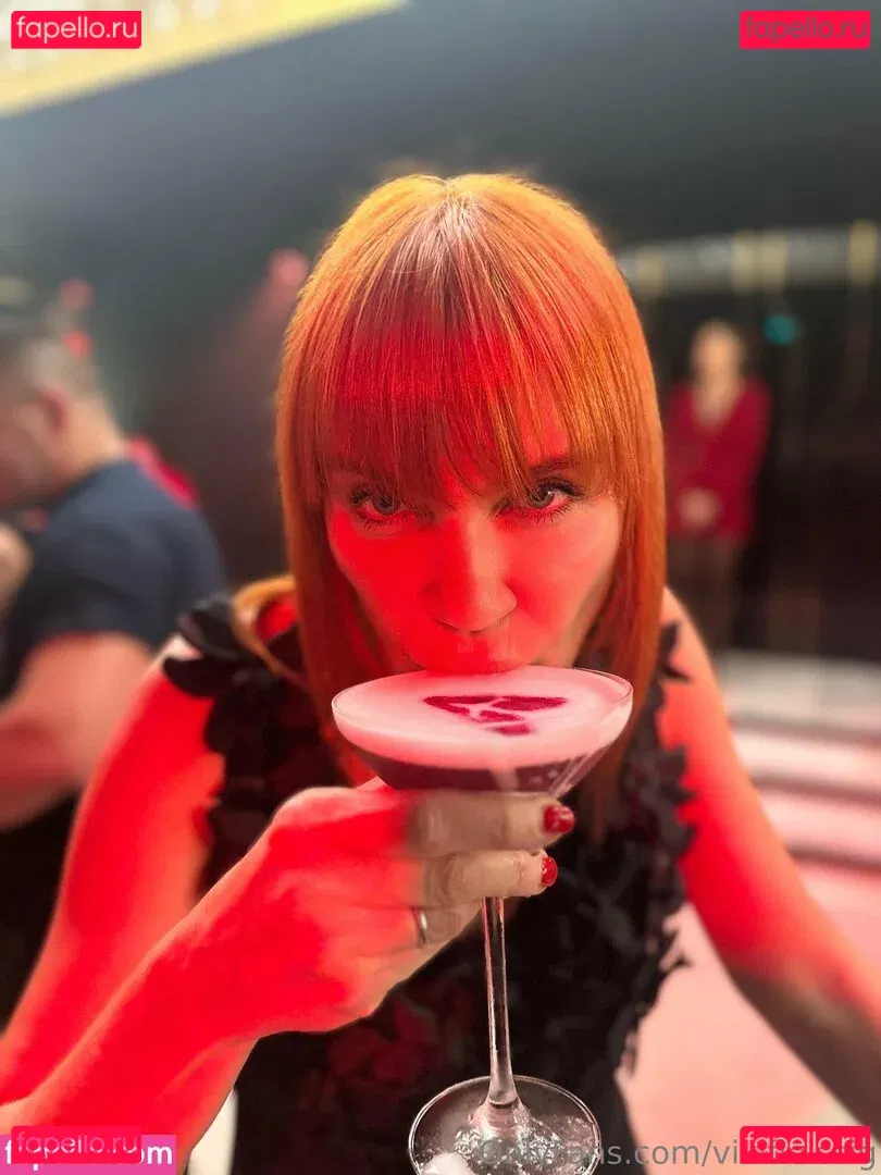 vikifleissig Onlyfans Photo Gallery 