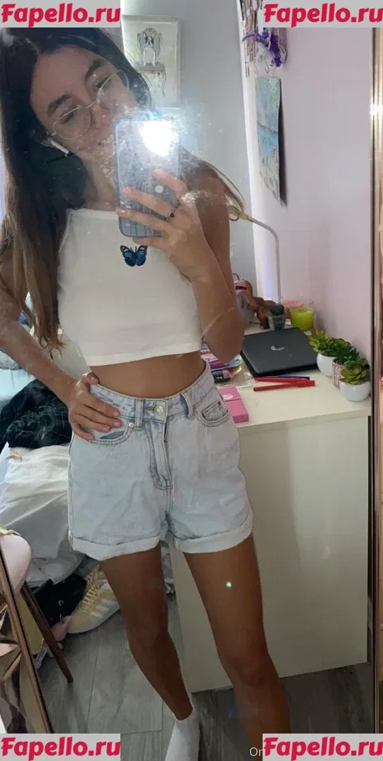 Honey Onlyfans Photo Gallery 