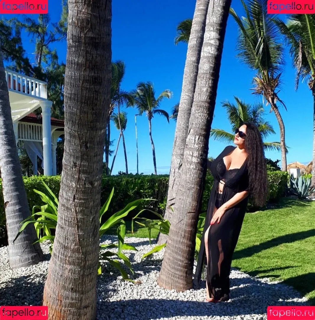 Liana Onlyfans Photo Gallery 