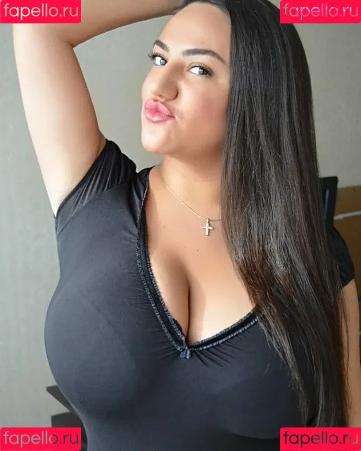 Liana Onlyfans Photo Gallery 