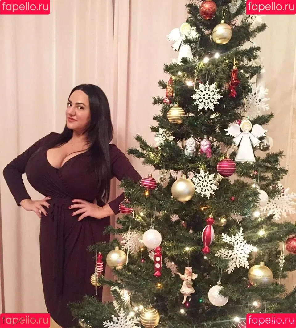 Liana Onlyfans Photo Gallery 