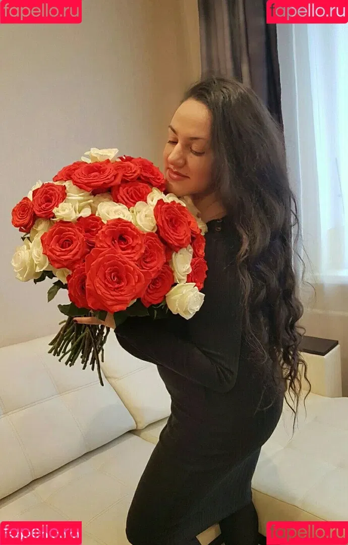 Liana Onlyfans Photo Gallery 