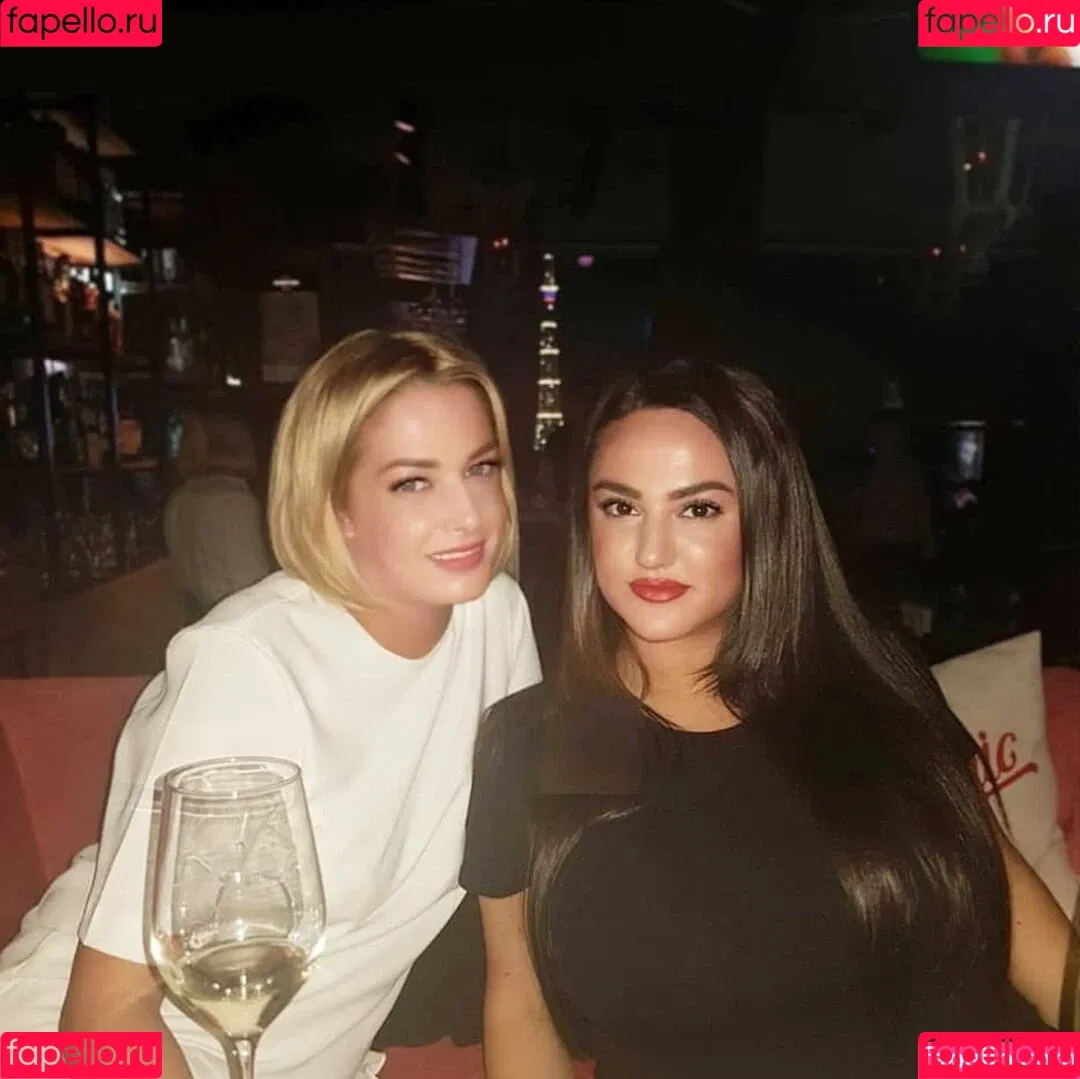 Liana Onlyfans Photo Gallery 