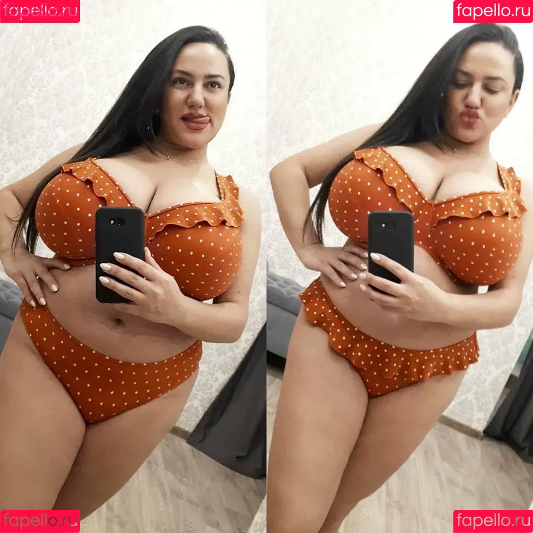 Liana Onlyfans Photo Gallery 