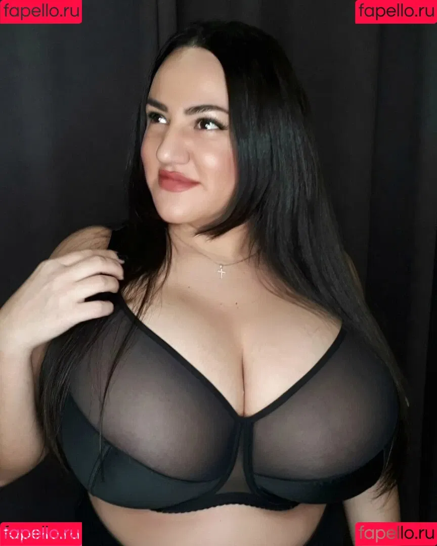 Liana Onlyfans Photo Gallery 