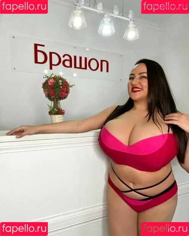 Liana Onlyfans Photo Gallery 