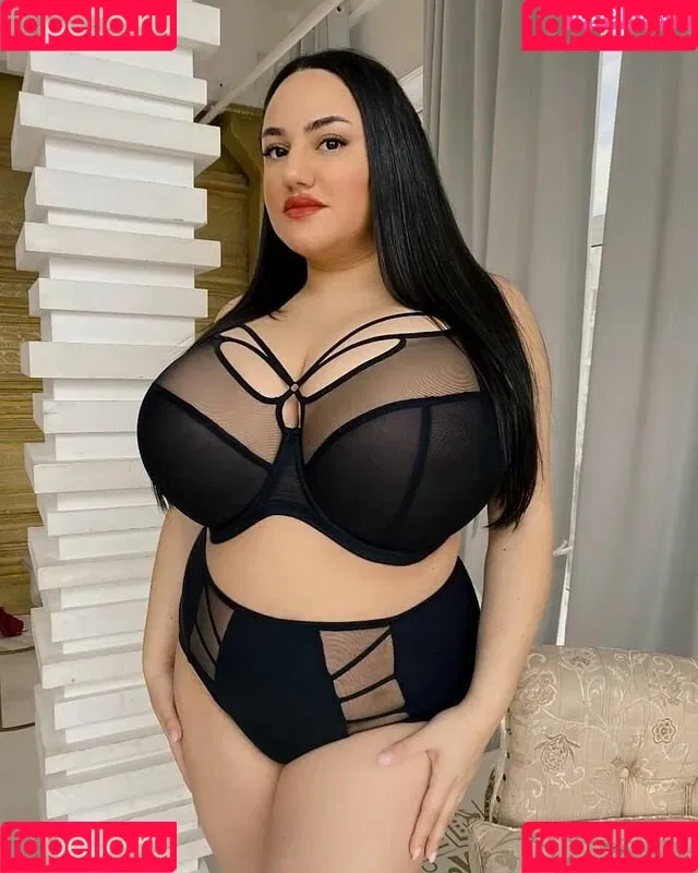 Liana Onlyfans Photo Gallery 