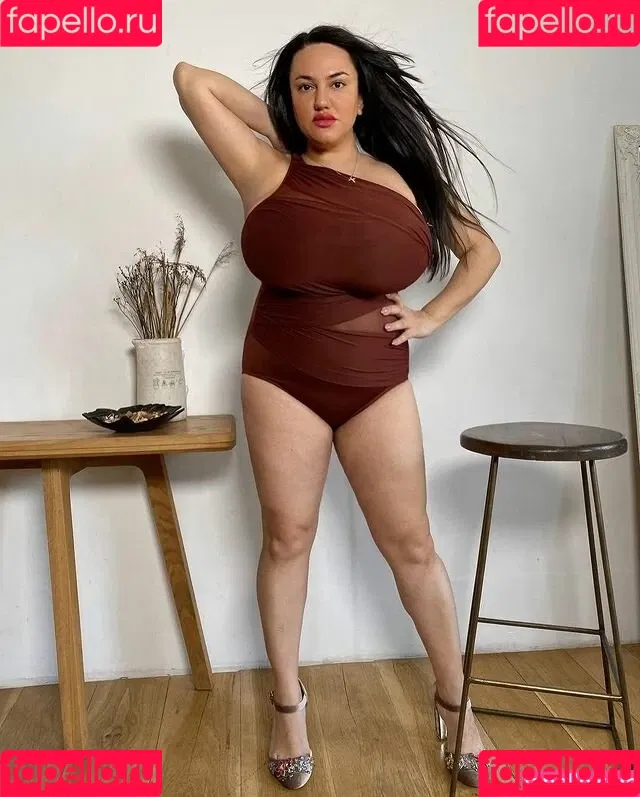 Liana Onlyfans Photo Gallery 