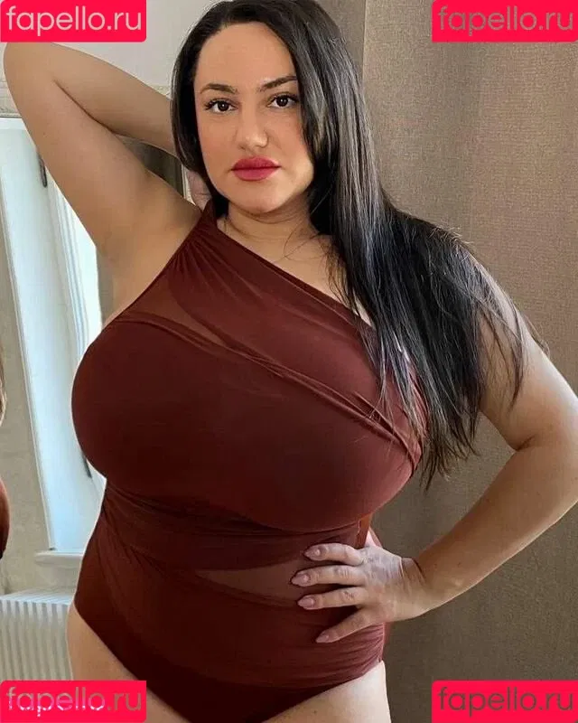 Liana Onlyfans Photo Gallery 