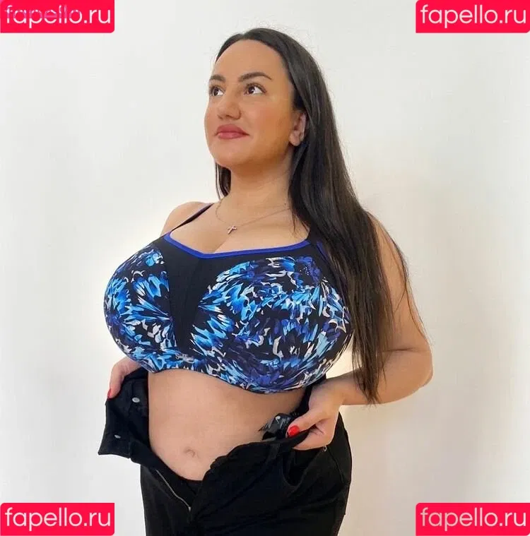 Liana Onlyfans Photo Gallery 