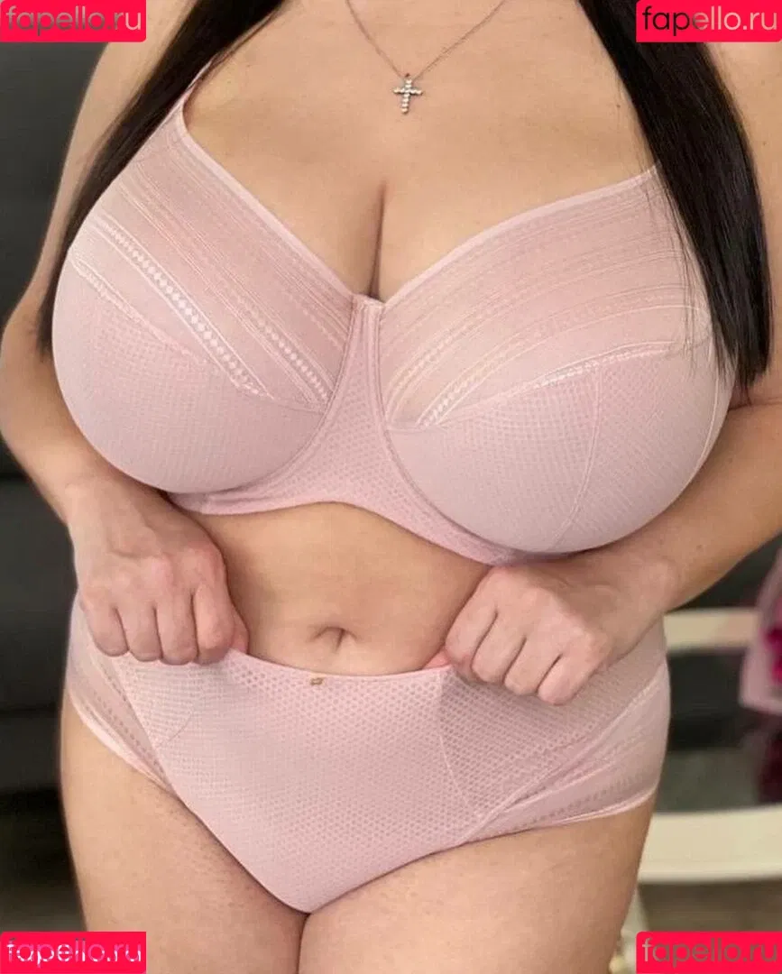 Liana Onlyfans Photo Gallery 