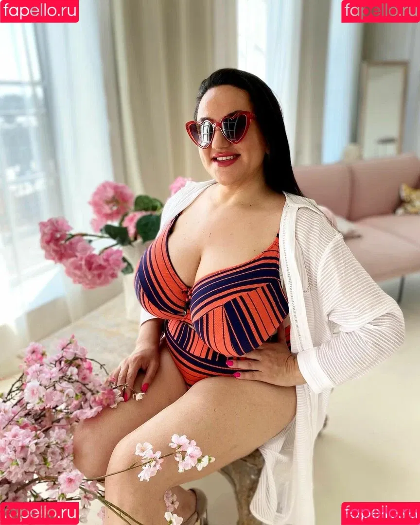 Liana Onlyfans Photo Gallery 