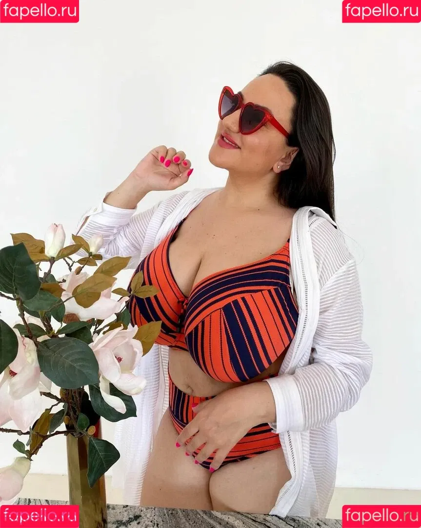 Liana Onlyfans Photo Gallery 