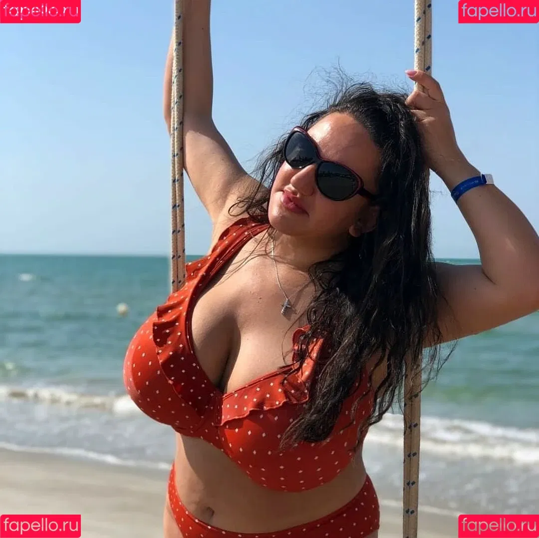 Liana Onlyfans Photo Gallery 