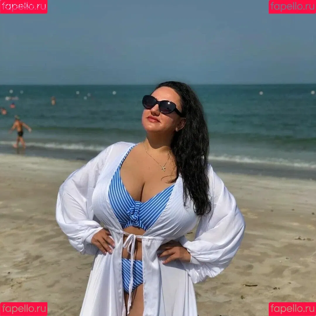 Liana Onlyfans Photo Gallery 