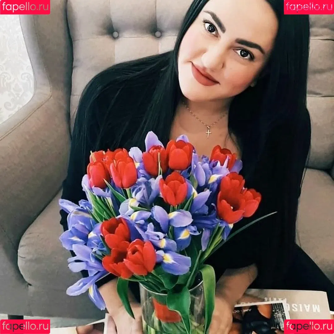 Liana Onlyfans Photo Gallery 