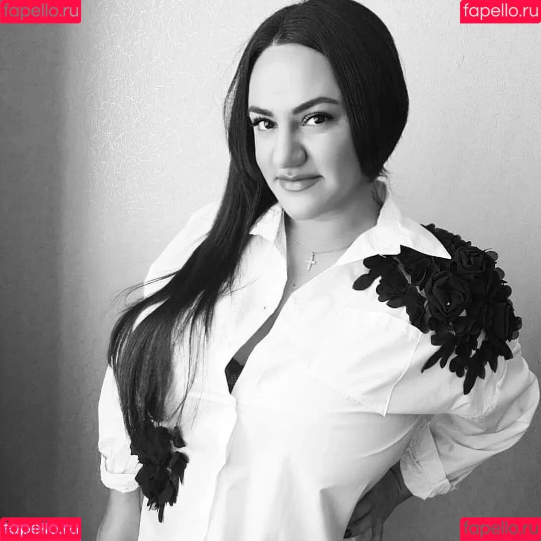 Liana Onlyfans Photo Gallery 