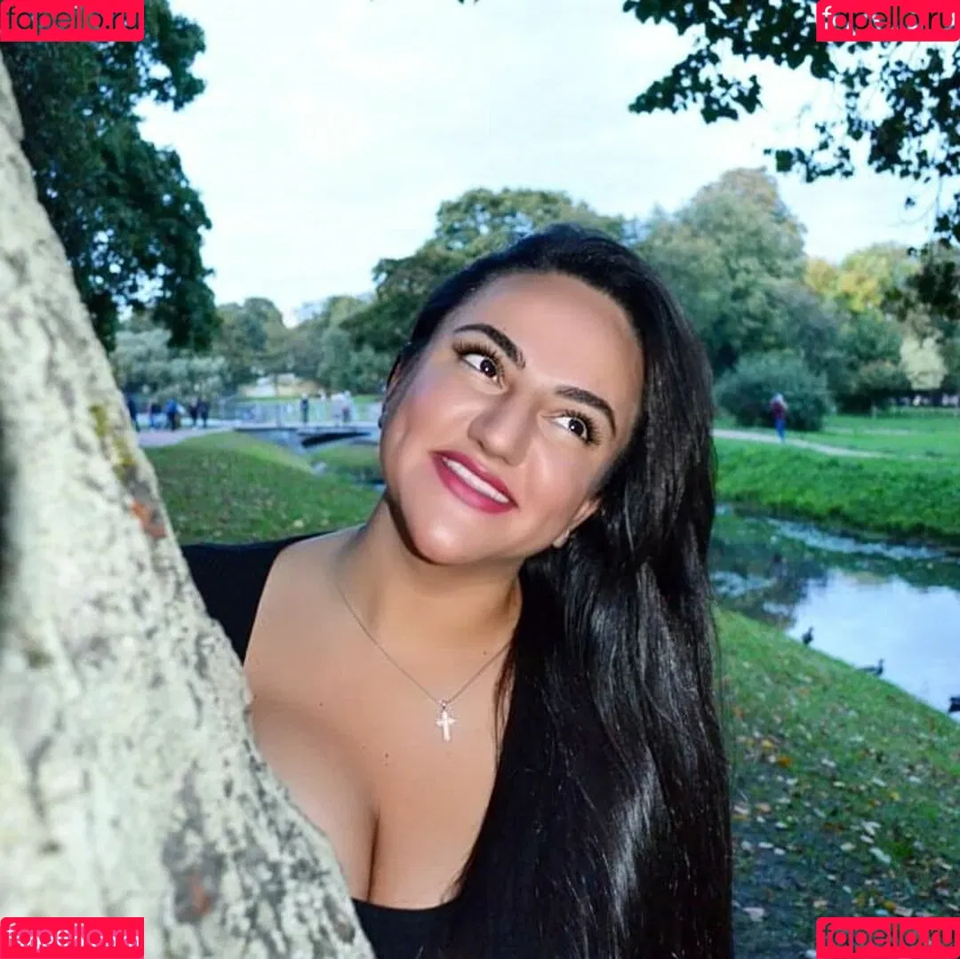 Liana Onlyfans Photo Gallery 