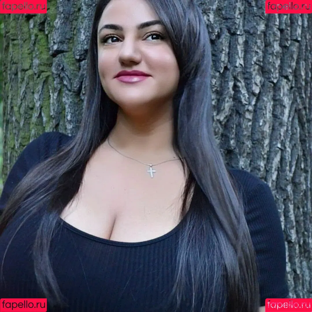 Liana Onlyfans Photo Gallery 