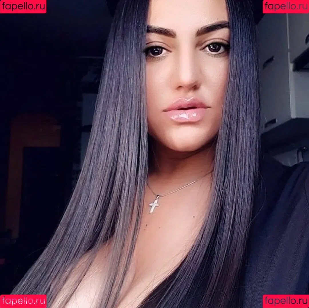 Liana Onlyfans Photo Gallery 