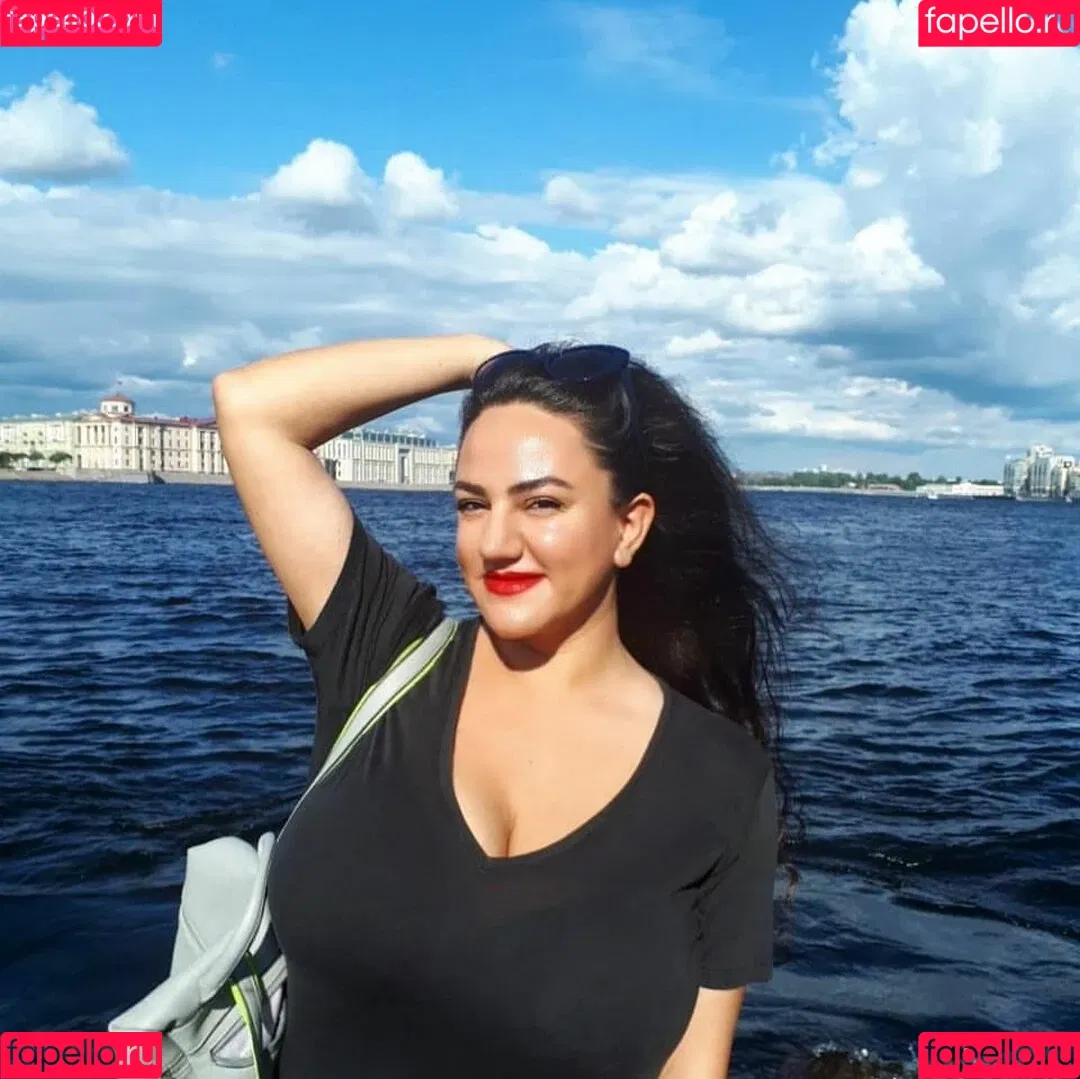 Liana Onlyfans Photo Gallery 