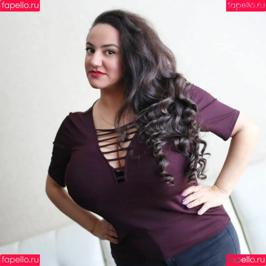 Liana Onlyfans Photo Gallery 