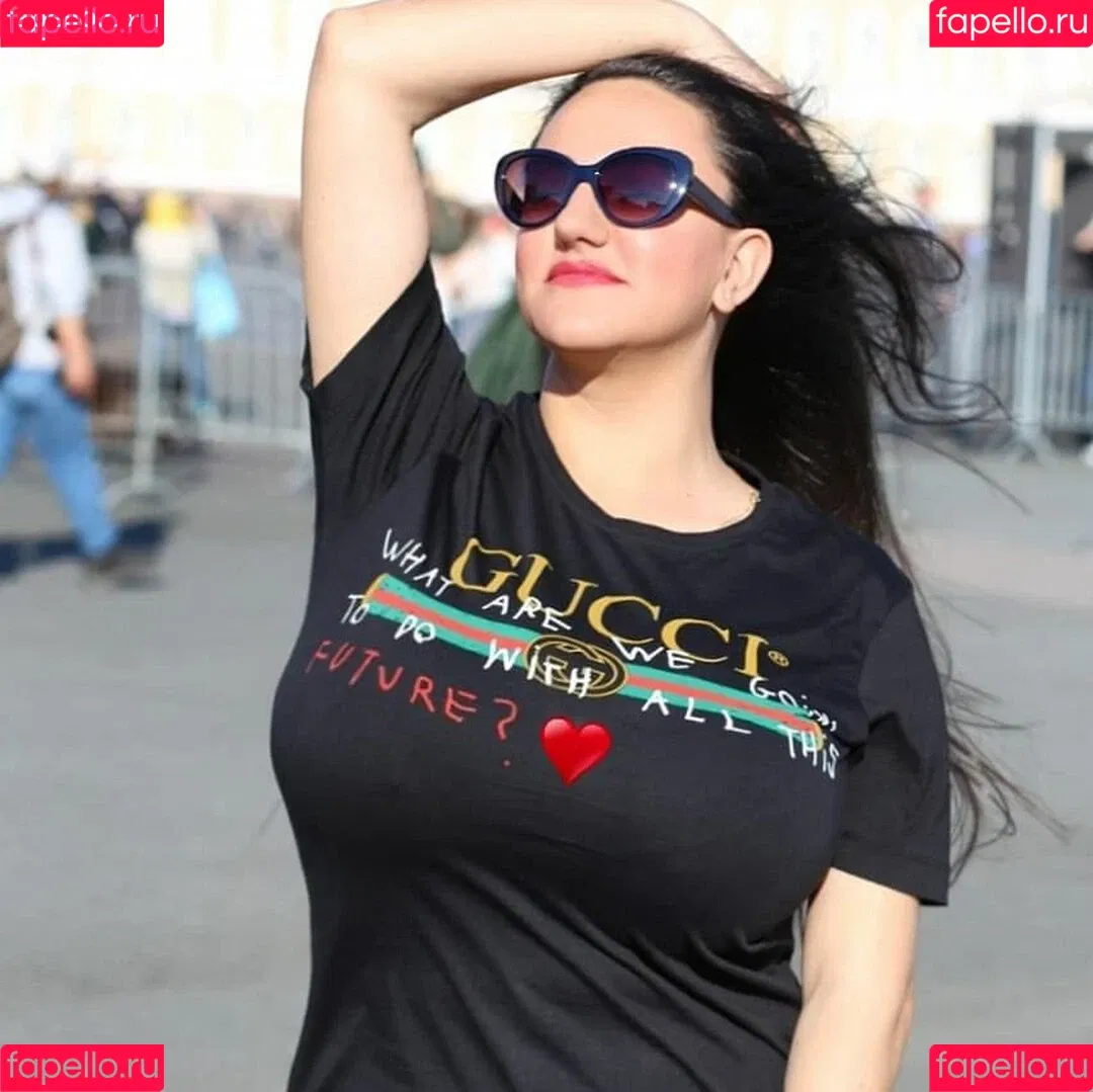 Liana Onlyfans Photo Gallery 