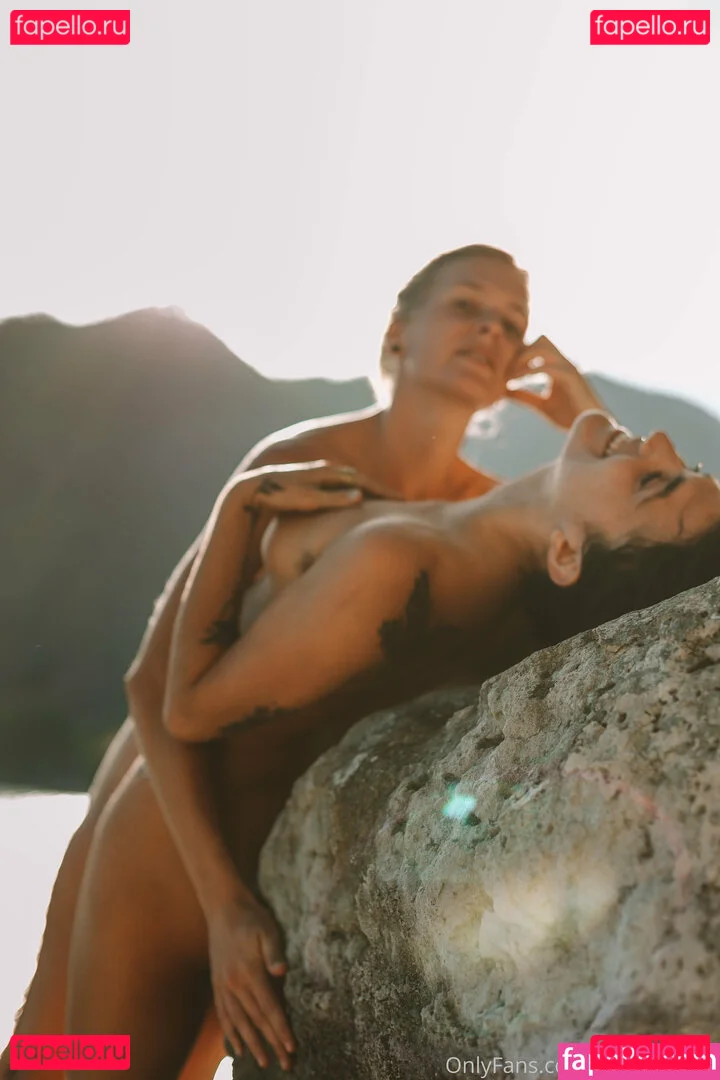 Karena Thompson Onlyfans Photo Gallery 