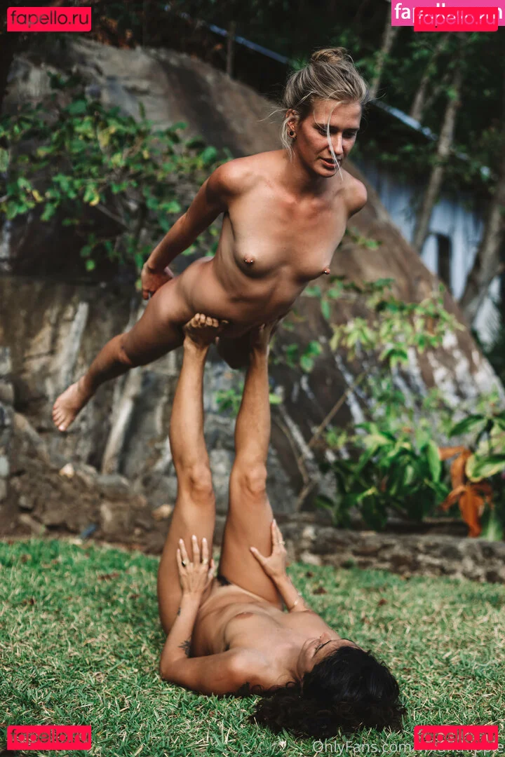 Karena Thompson Onlyfans Photo Gallery 