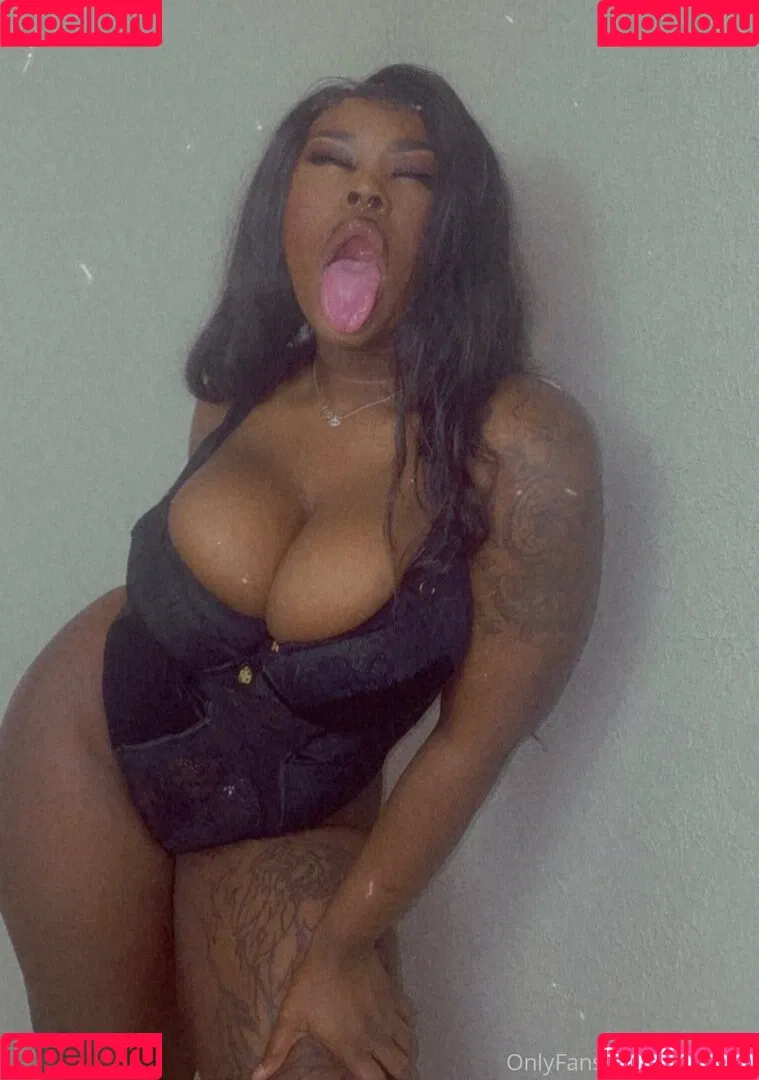 elleblack Onlyfans Photo Gallery 