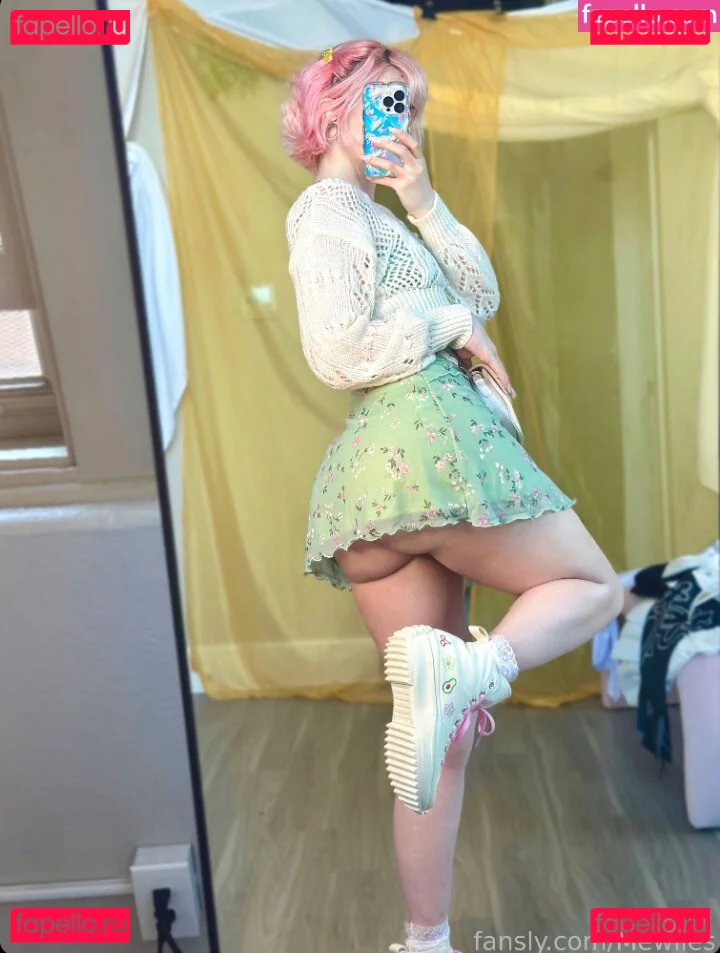 Mewlies Onlyfans Photo Gallery 