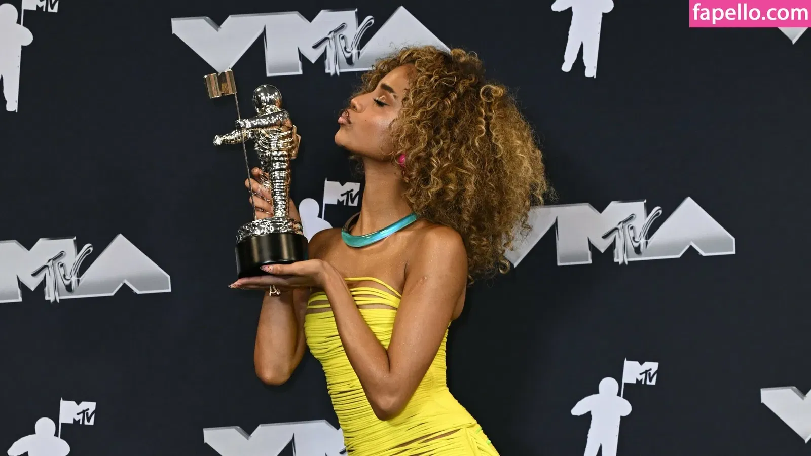 Tyla Onlyfans Photo Gallery 