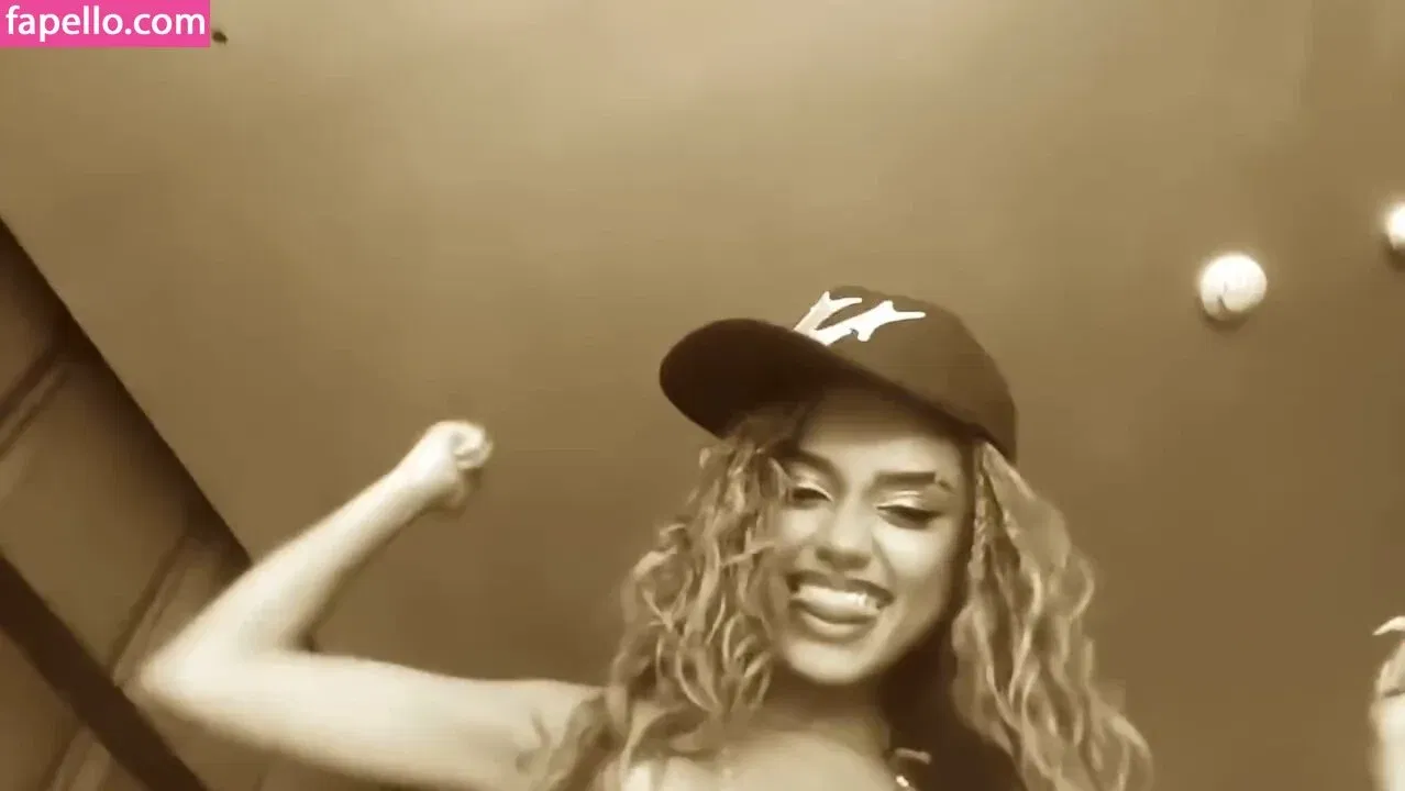 Tyla Onlyfans Photo Gallery 