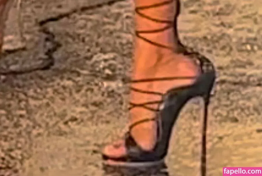 Tyla Onlyfans Photo Gallery 