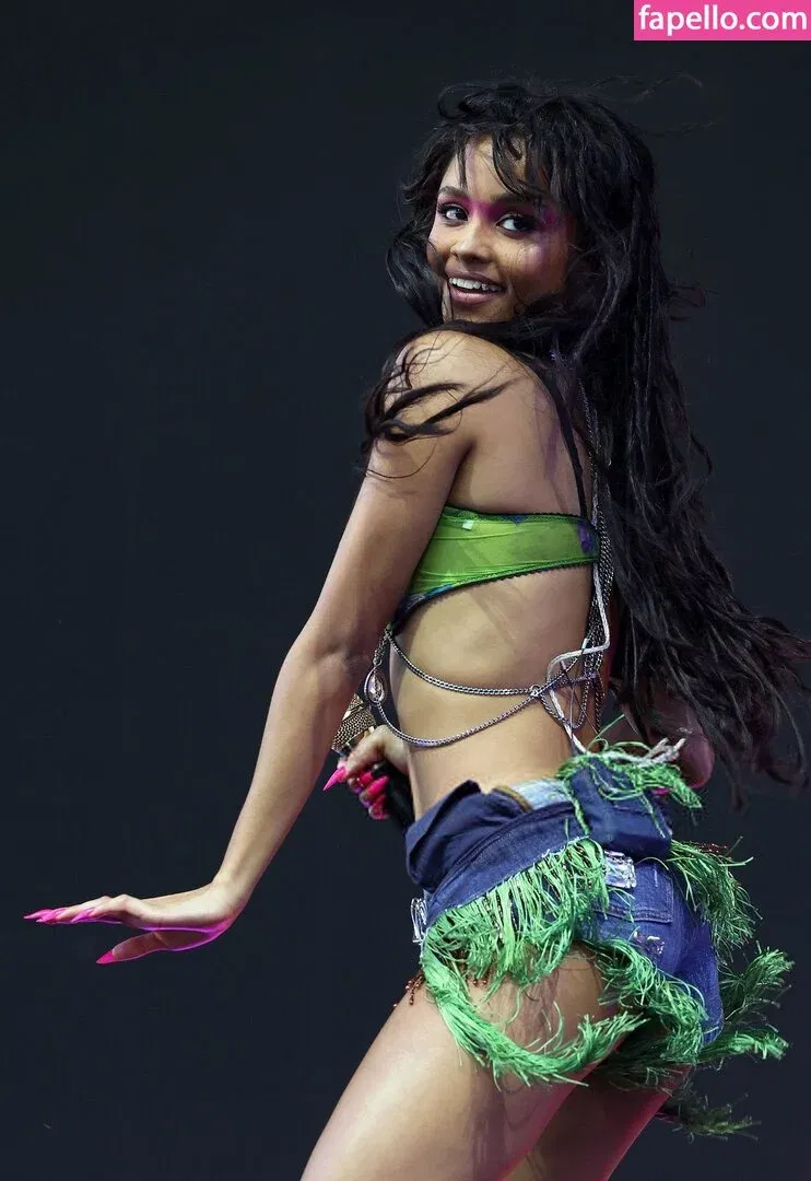 Tyla Onlyfans Photo Gallery 