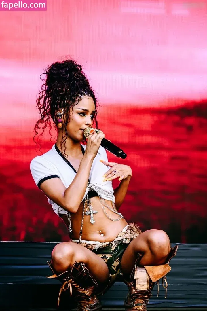 Tyla Onlyfans Photo Gallery 